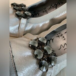 Elegant Silver Women's Flats with Gem Accents